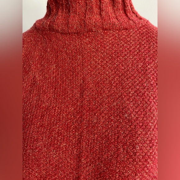Beautiful cropped turtleneck sweater - Picture 2 of 12